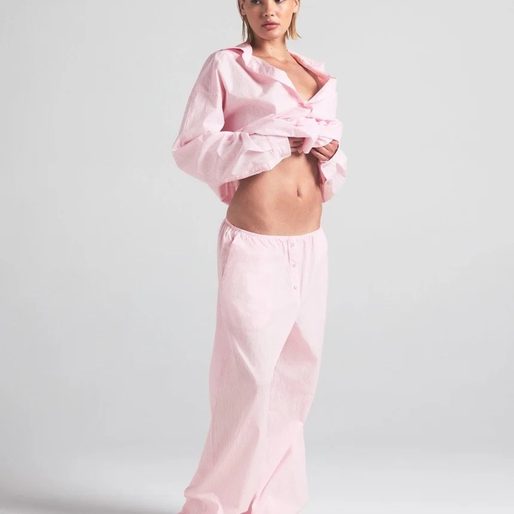 SKIMS Cotton poplin oversize sleep set in Cherry Blossom - Picture 2 of 3